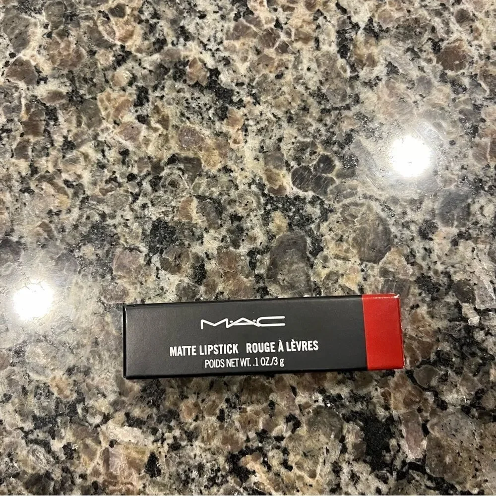 MAC MATTE LIPSTICK- chili